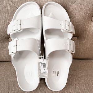 NEW Gap buckle slides lightweight rubber Womens 10